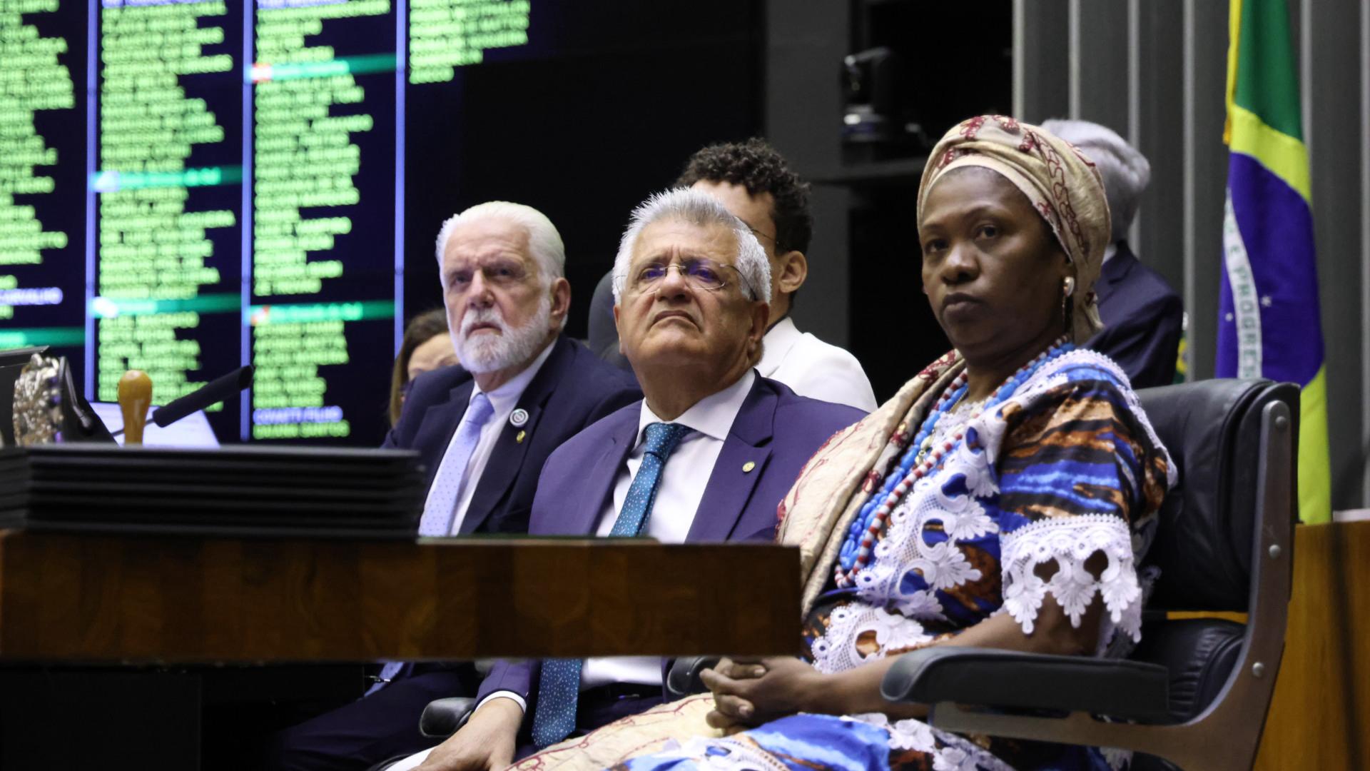 Bacelar participa de sessão solene do Congresso em homenagem ao centenário de Mãe Stella de Oxóssi