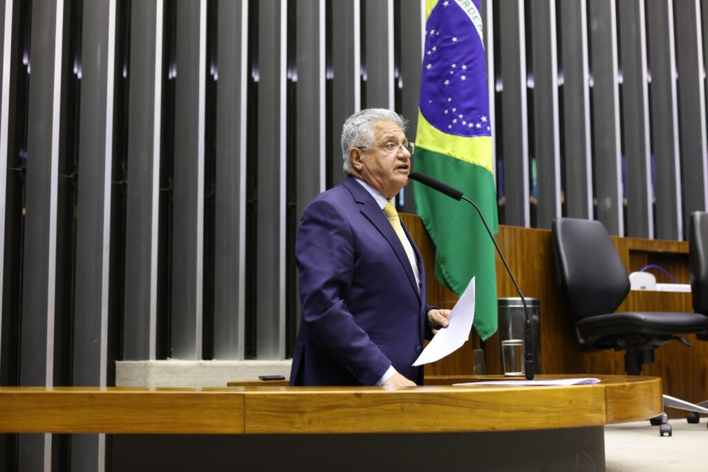 Bacelar propõe auxílio para mães e cuidadores após perda de beneficiário do BPC