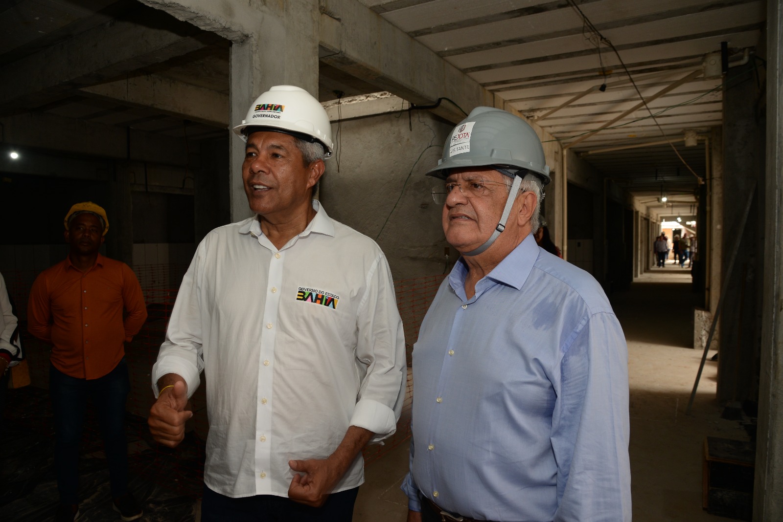 Bacelar destaca importância dos feirantes e obras na Feira de São Joaquim