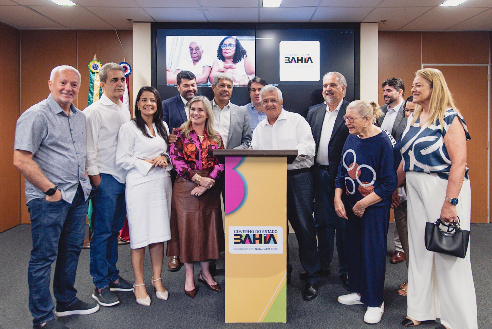 Bacelar reforça compromisso com valorização dos professores em evento sobre precatórios e abono