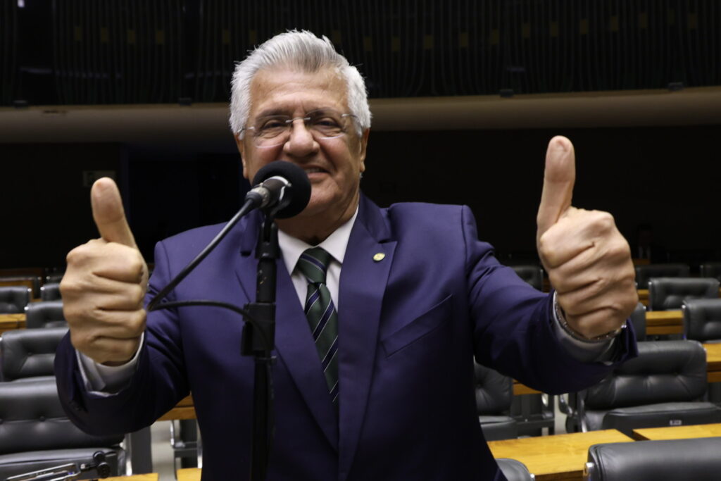 Bacelar celebra crescimento recorde do turismo baiano e destaca papel da Bahia como referência nacional